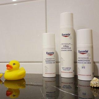 Eucerin Hypersensitive Skin image 1 - AntiREDNESS Concealing Day Care