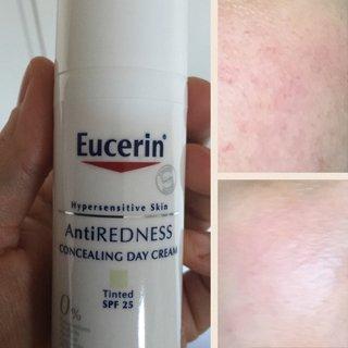 Eucerin Hypersensitive Skin image 2 - AntiREDNESS Concealing Day Care