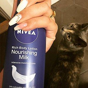 NIVEA Nourishing Body Milk image 3