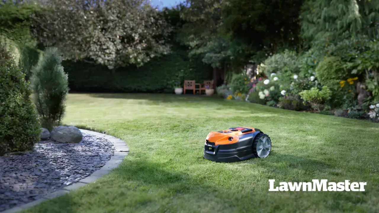 LawnMaster OcuMow robotgräsklippare