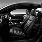 Ford-Mustang-2005-inside-si