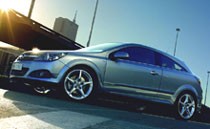 Opel-Astra-GTC_sidan