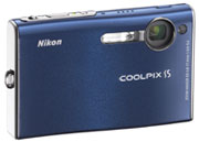 Nikon Coolpix S5 snett fram