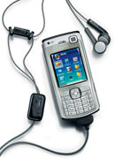 Nokia N70 med hörlurar