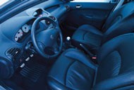 Peugeot_206sw_interior