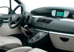 Peugeot-807-interior